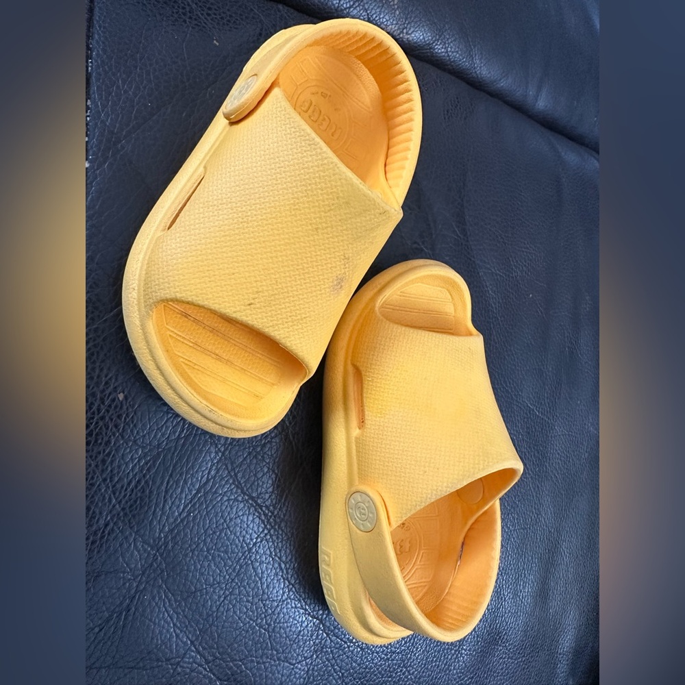 Reef Kids Bright Yellow Slide Sandals